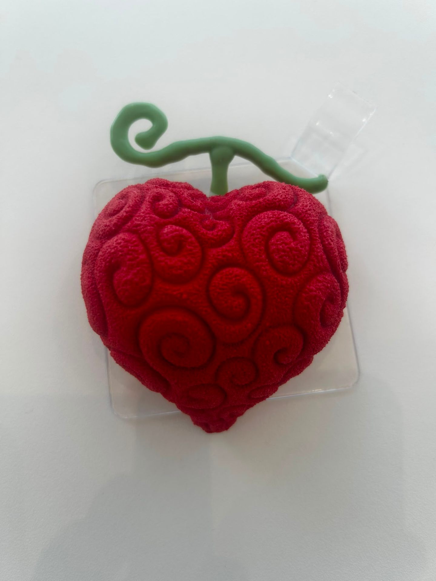 Ope Ope no Mi, frutto rosso a cuore ispirato a One Piece